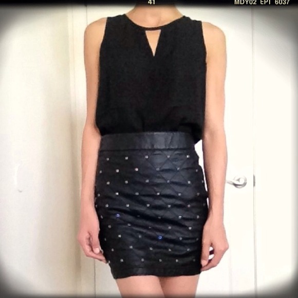 🚫🚫SOLD🚫🚫 Faux Leather Quilted Skirt