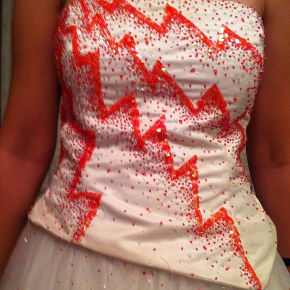 Prom gown - Picture 2 of 3