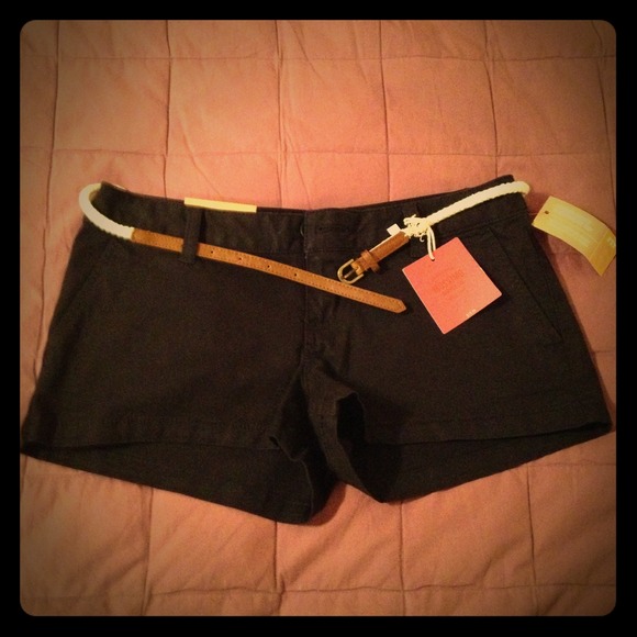 Black short shorts💕 - Picture 1 of 2
