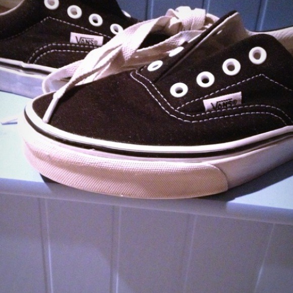 Black vans (PRICE REDUCED🔫)