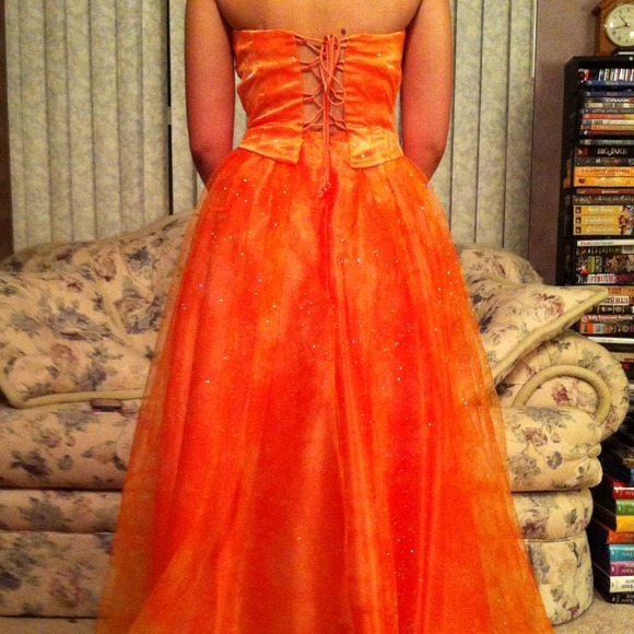 Prom gown - Picture 4 of 4