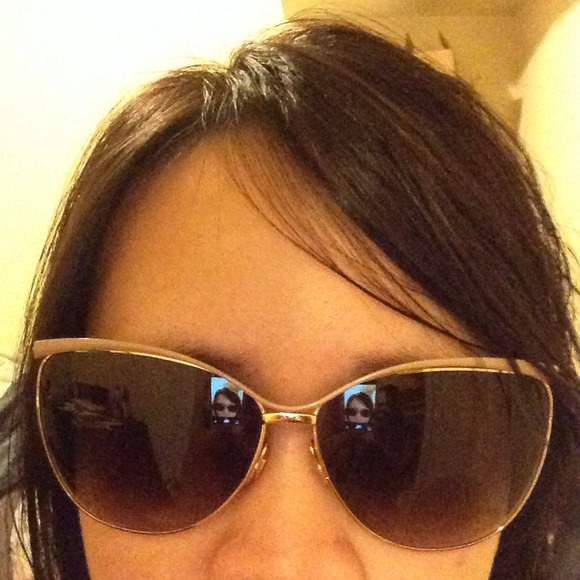 ?Reduced?Authentic Gucci sunglasses