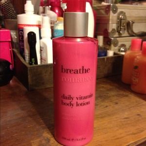 *RESERVED @socalgurl *Bath and Body Works Breathe