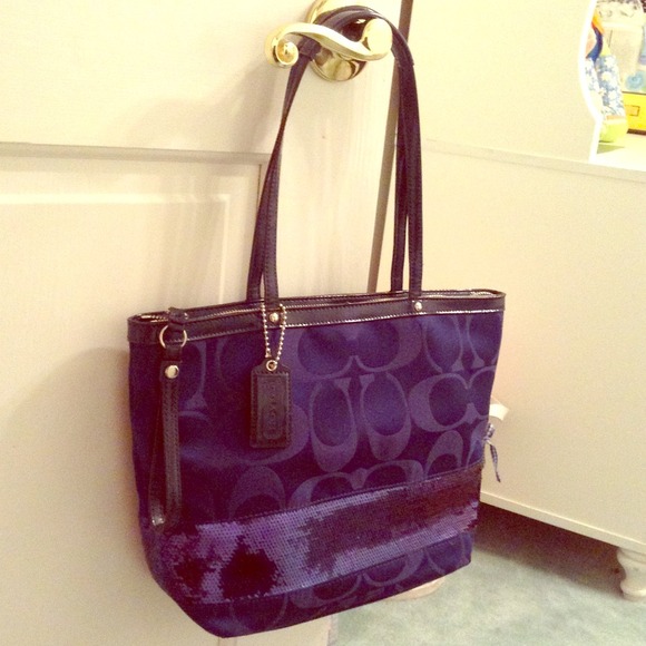 Coach Shoulder Bag!