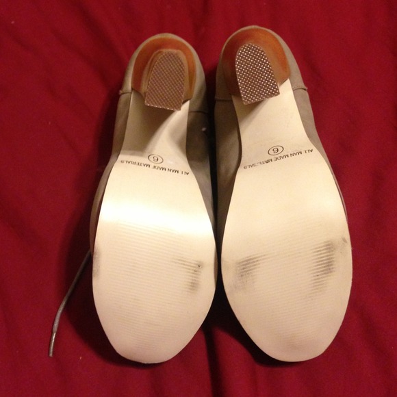 Beautiful booties - Picture 3 of 3