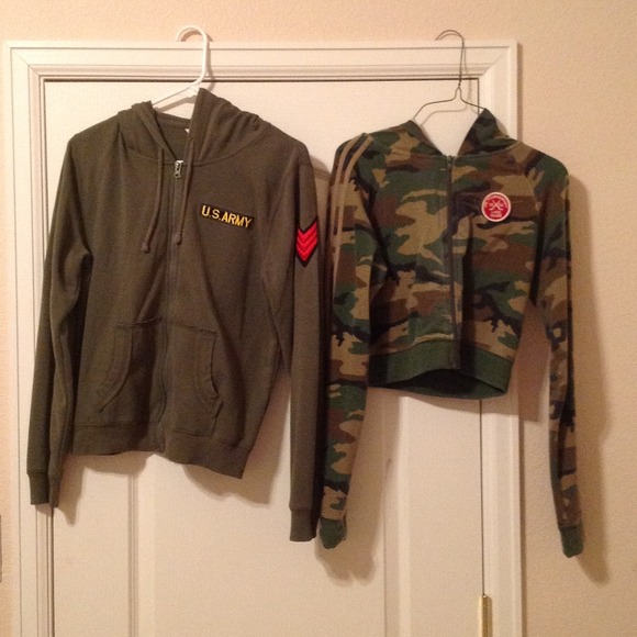 2 HOODIES