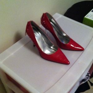 Red delicious heels!!