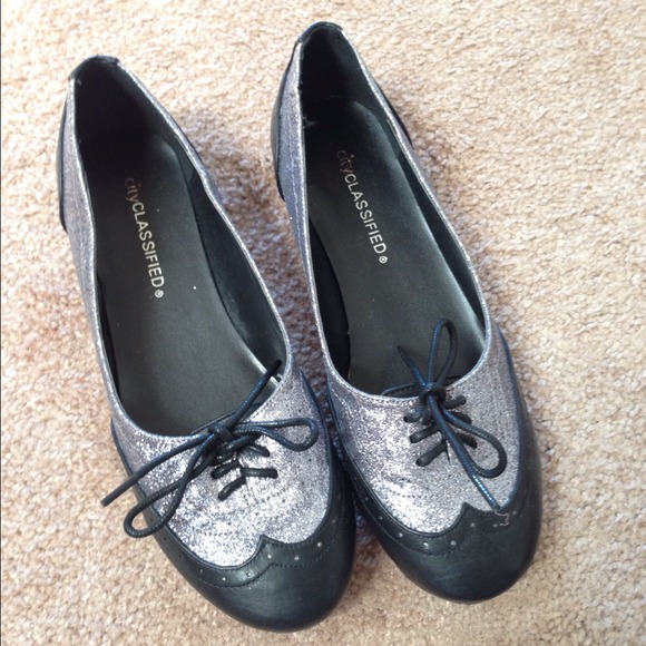 cityclassified Shoes - Silver black glitter flats size 7