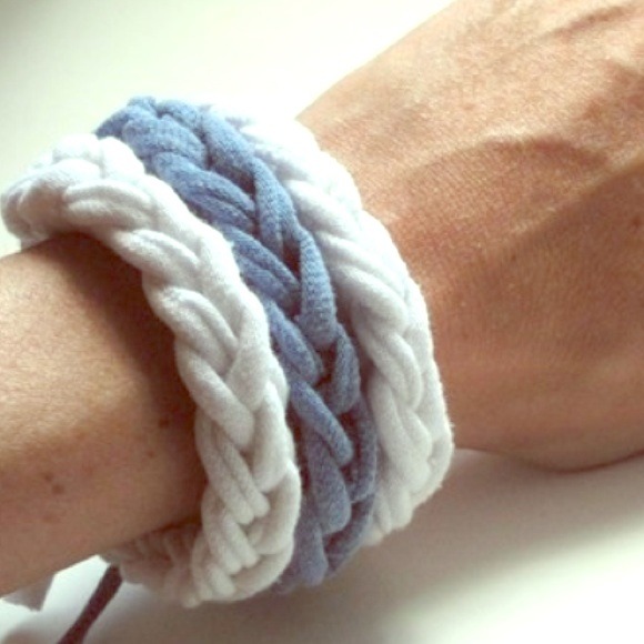 Braid wrist ties