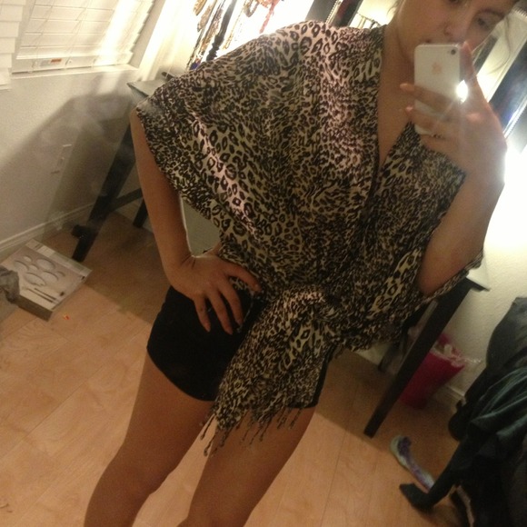 Cover up - Picture 2 of 3