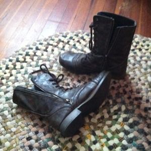 Combat boots