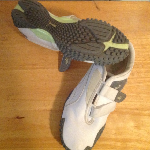 Puma tennis shoes