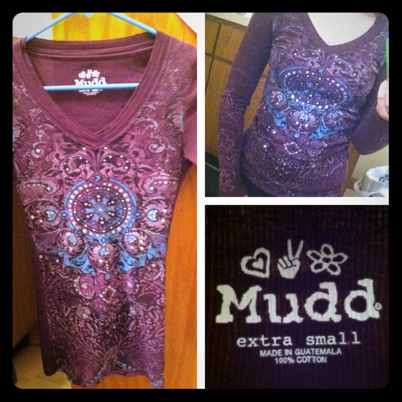 Long sleeve shirt with a cute design! - Picture 1 of 1