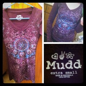 Long sleeve shirt with a cute design!