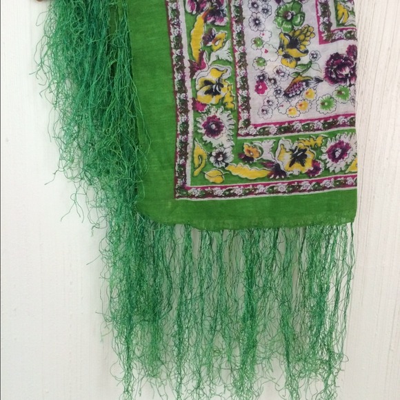 Floral scarf - Picture 2 of 3