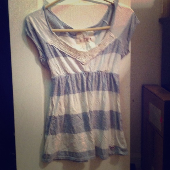 Hollister top - Picture 1 of 1