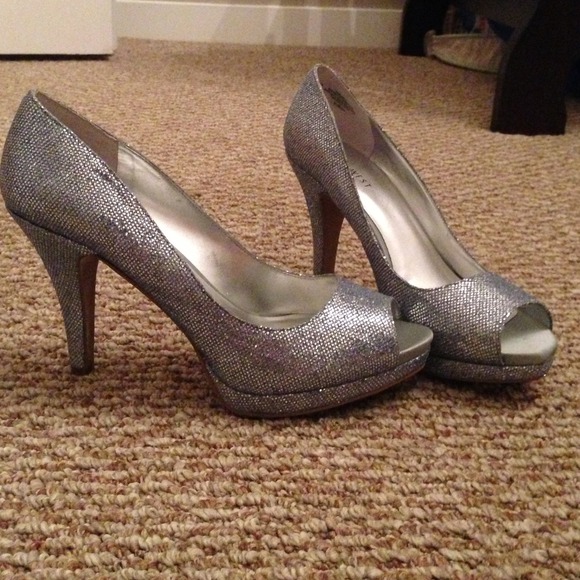 Nine West Blue Sparkly Pumps