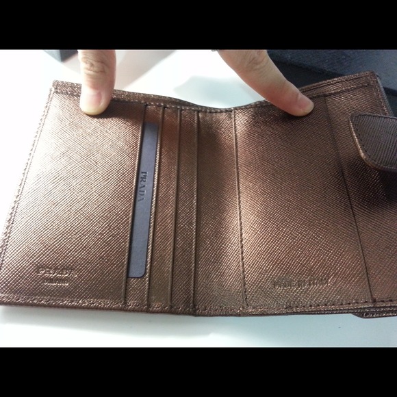 Prada wallet - Picture 3 of 4