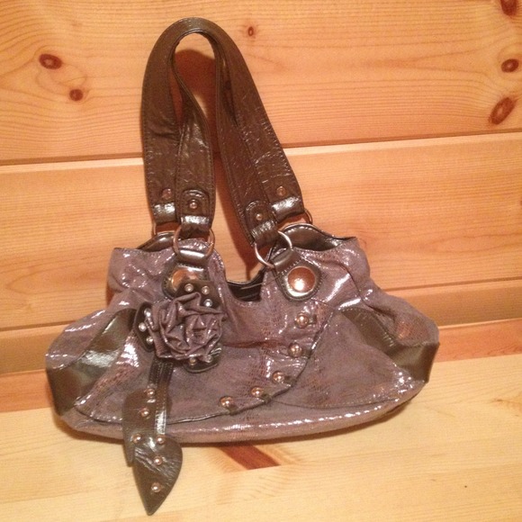 Silver purse,