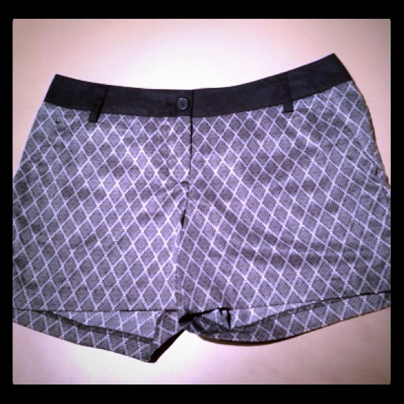⚡REDUCED⚡Silky patterned shorts!
