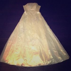*REDUCED* Beautiful Yellow Ball Gown!!!!
