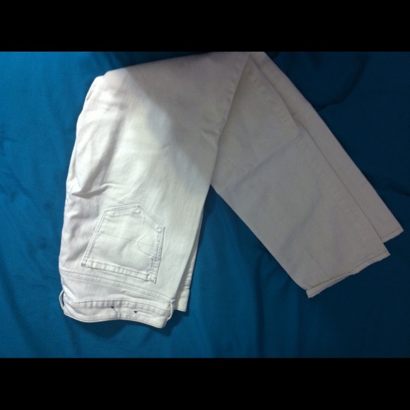 Skinny AE white jeans