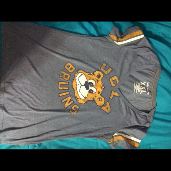 AE UCLA Bruins t-shirt
