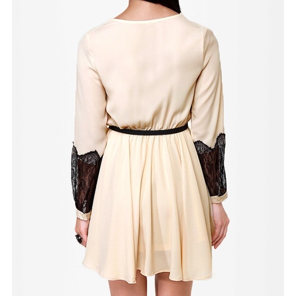 Cuffington post cream dress - Picture 2 of 4