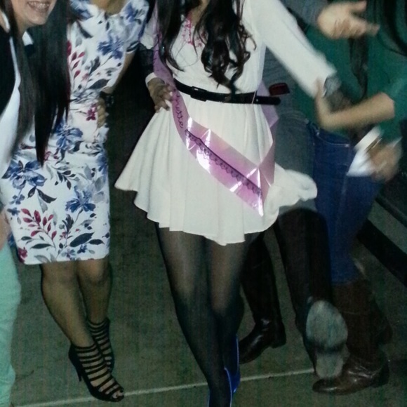 Cuffington post cream dress - Picture 3 of 4