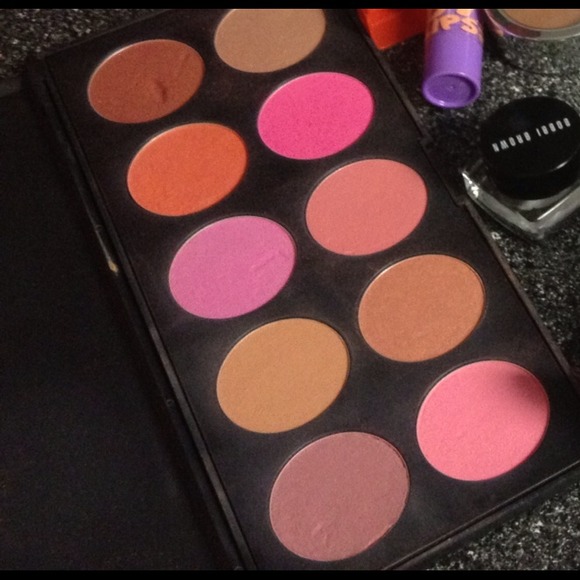 SOLD SOLD SOLD SOLDCoastal scents blush palette