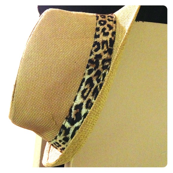Straw Fedora hat with cheetah accent! - Picture 1 of 4