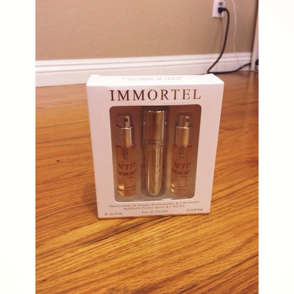 🌺SOLD🌺 NWOT Parfums IMMORTEL No 7✨