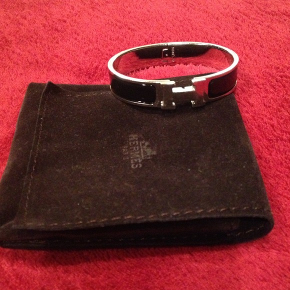 💢NO LONGER AVAILABLE💢Authentic Hermes Clic clac