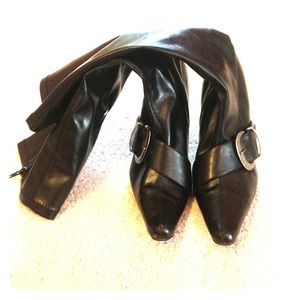 ((SOLD IN BUNDLE)) Black knee high boot