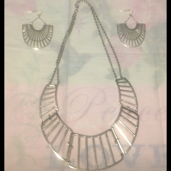 SALE FROM 45 to 38Silver Aztec necklace + earrings - Picture 1 of 1