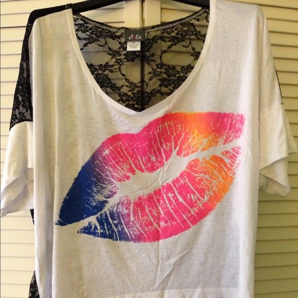 White top with neon lips