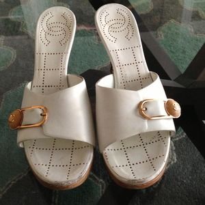 Authentic Chanel heels size 38