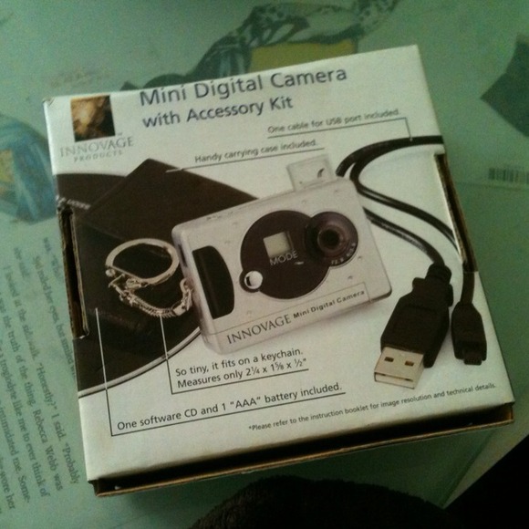 Mini digital key chain camera - Picture 2 of 3