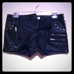 Leather Shorts 💪🙈👄