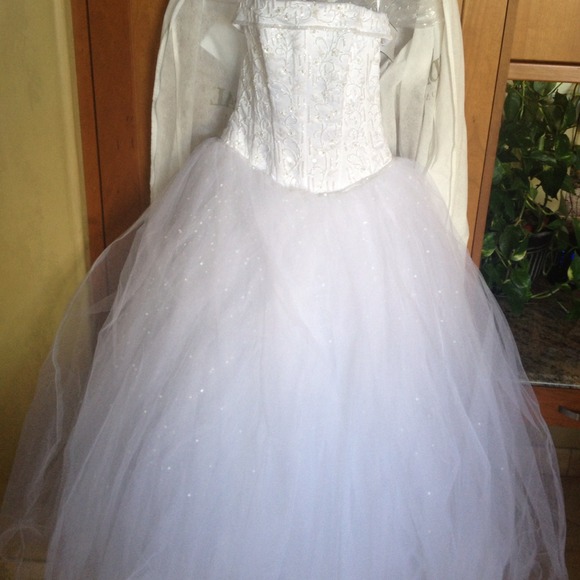 Wedding dress