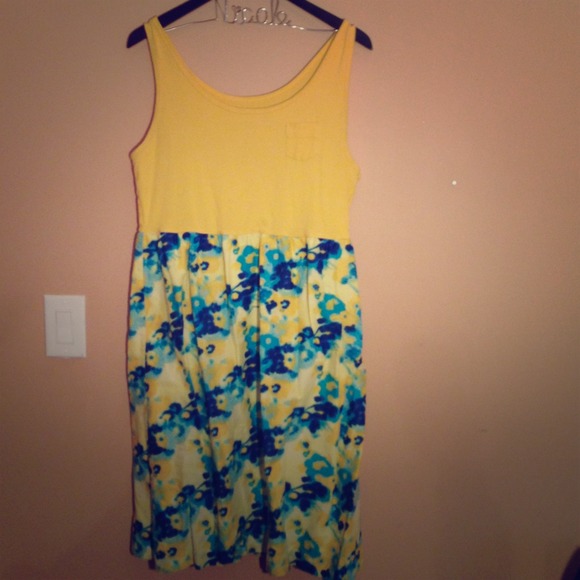 Gap dress never worn