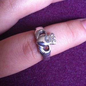 🎀Authentic Irish sterling silver Claddagh ring