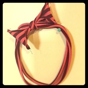 Strip Tees: Non-Slip Headband