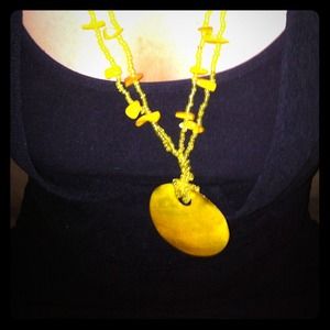 🌻Sunflower colored beaded necklace.