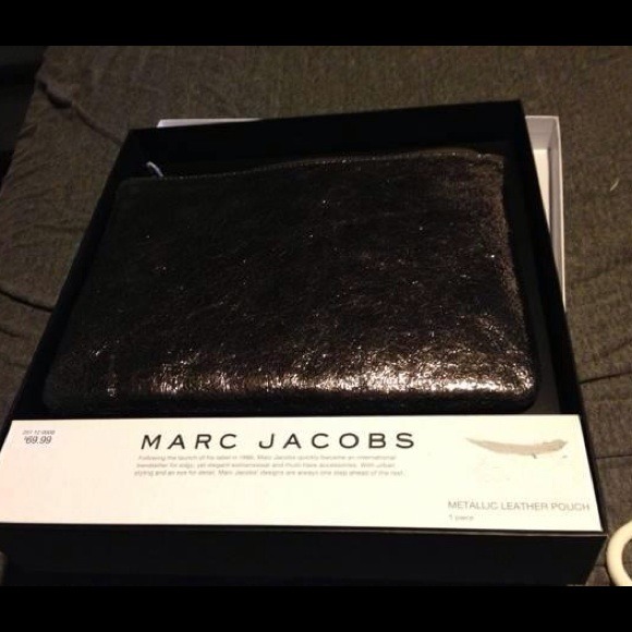 Marc Jacobs rose gold pouch
