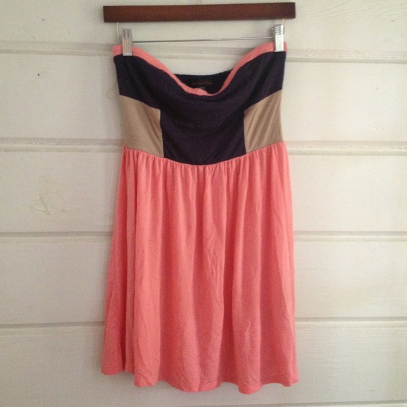 Leo meets Virgo  Dresses & Skirts - Strapless dress + cable knit