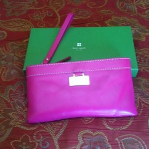 Cute fuchsia Kate Spade wristlet!