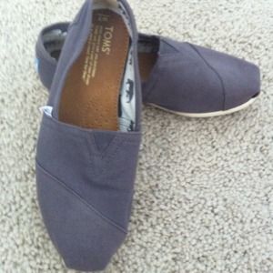 Ash canvas women's Toms size 7