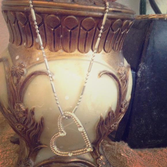 Hear shape diamond necklace