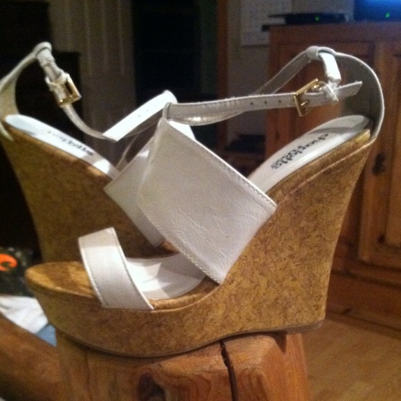 White wedges